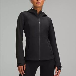 Lululemon Black water repellent crosschill jacket